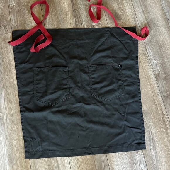 Hedley & Bennett Bistro Apron Charcoal Gray with Maroon Straps - Picture 1 of 10